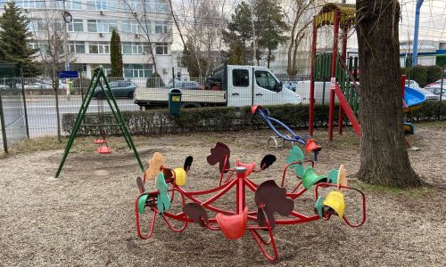 Un nou loc de joacă modern va fi amenajat în Piteşti