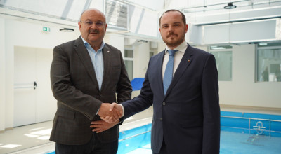 Secretarul de stat al ministerului Sănătății, Alexandru Rogobete, alături de președintele Ion Mînînză în vizită de lucru la spitalele din Argeș. Va fi construit un Centru de Radioterapie la Pitești!