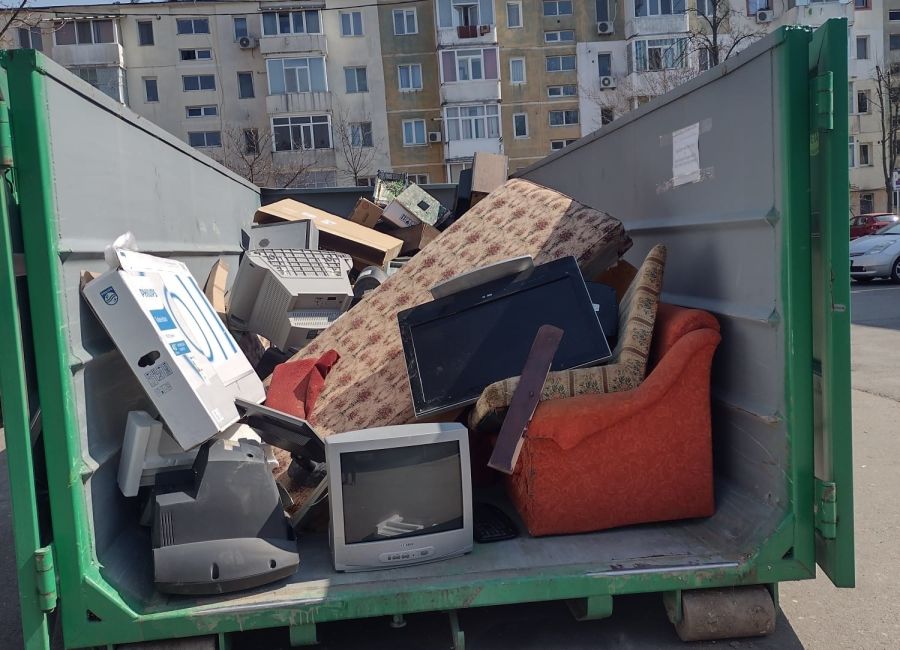 Săptămâna viitoare are loc campania de colectare GRATUITĂ a deșeurilor voluminoase și DEEE, în Pitești!