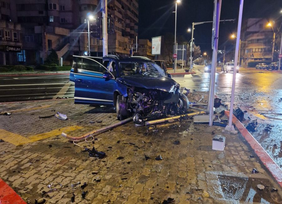 Azi-noapte, accident GRAV în Pitești
