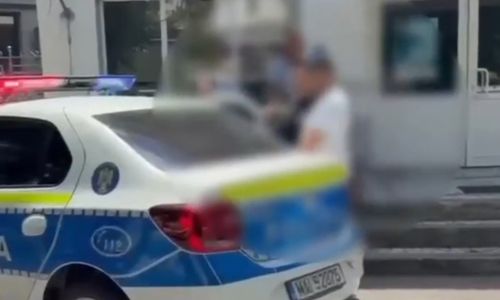 BĂTAIE pe un loc de parcare în Pitești!