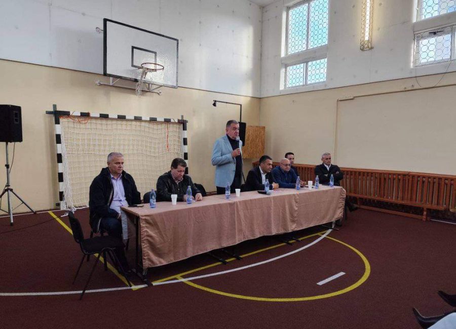Primarul Cristian Gentea, întâlnire cu cetățenii din cartierul Trivale