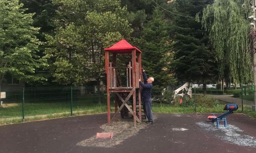 Încă un loc de joacă din Pitești va fi MODERNIZAT!