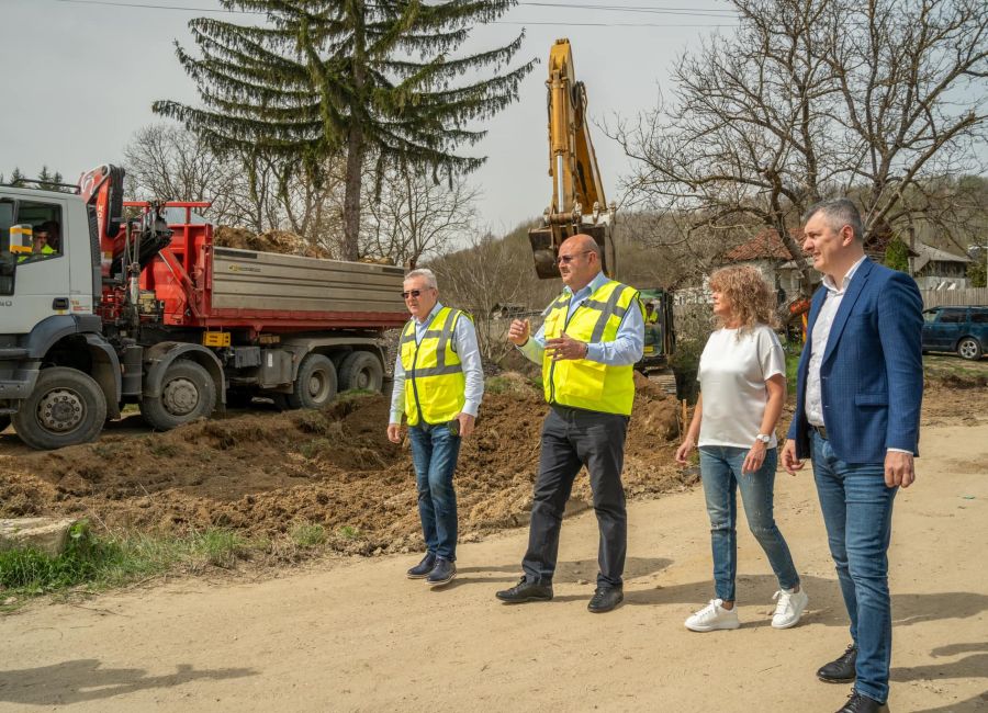 Ion Mînzînă: "Am început asfaltarea DJ 739 la Beleți-Negrești"