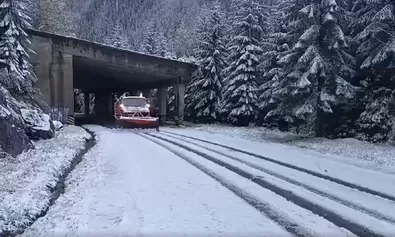 Ninsoare puternică pe Transfăgărășan!