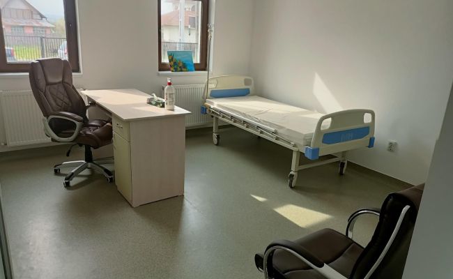 Președintele Ion Mînzînă, la inaugurarea centrului medical de permanență de la Budeasa