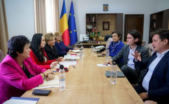 Ministrul Simona Bucura-Oprescu s-a întâlnit cu Alexandre Lourie, Director Internațional al Groupe SOS. Prioritate: Dezvoltarea economiei sociale în România
