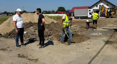 La Ștefănești se lucrează la extinderea rețelei de apă și canalizare