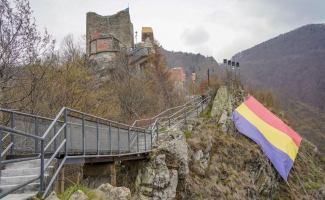 Cetatea Poenari, redeschisă! “Între munte și cer, alături de istorie și oameni inimoși”