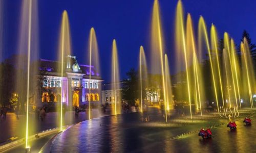 Spectacol de apă, lumină și muzică în centrul Piteștiului!