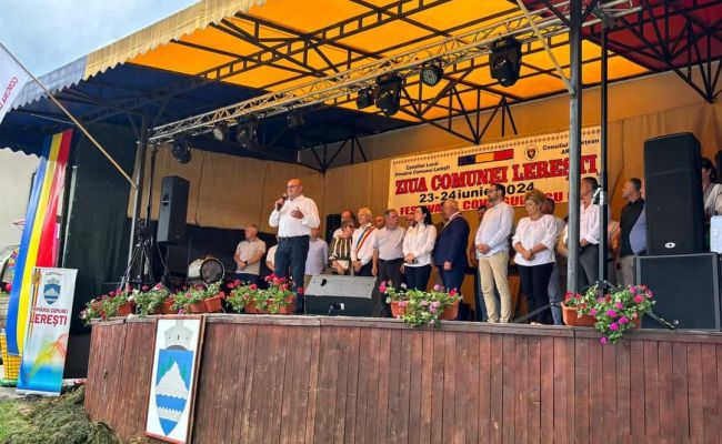Ministrul Simona Bucura-Oprescu și președintele CJ Argeș Ion Mînzînă, alături de primarul Marian Toader și de lereșteni în zi de mare sărbătoare