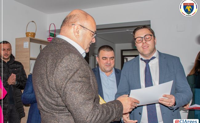Momente emoționante! Președințele CJ Argeș, cu daruri la un centru DGASPC