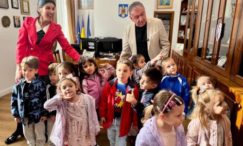 „Furnicuțele” au venit în vizită la Primăria Pitești!