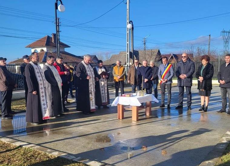 Președintele Ion Mînzînă, la inaugurarea centrului medical de permanență de la Budeasa