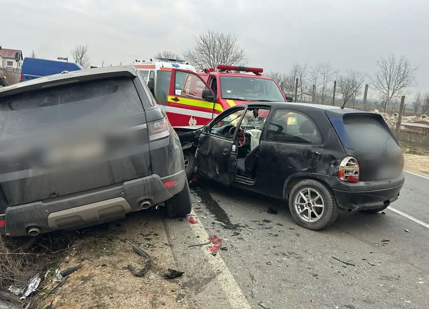 ACUM! Accident TERIBIL în Argeș! Intervine DESCARCERAREA