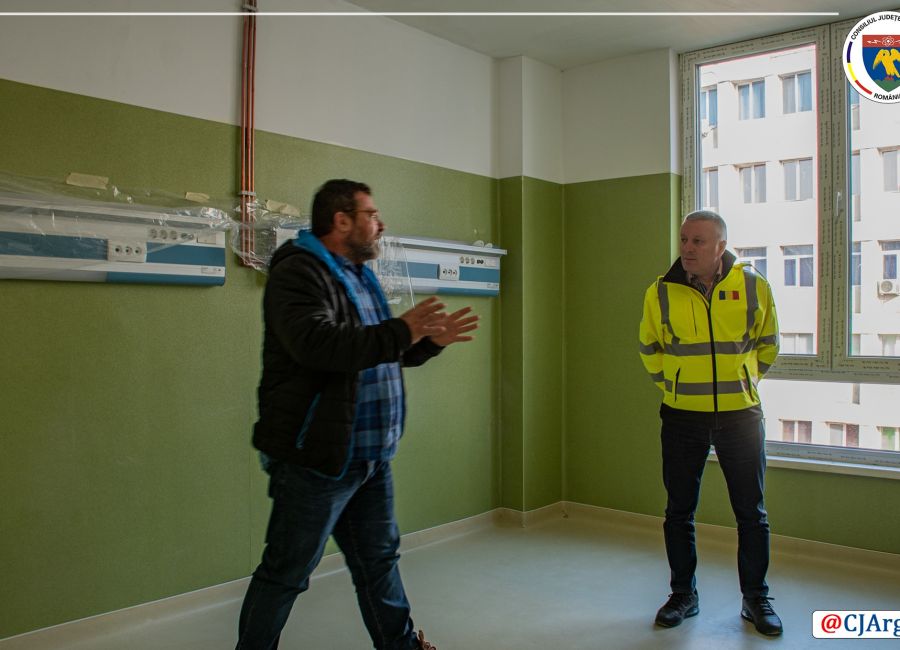 Conducerea CJ Argeş, inspecţie pe şantierele de la Spitalul Judeţean