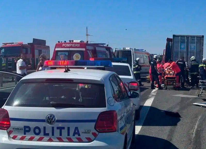 Pieton CĂLCAT de un CAMION la Pitești!