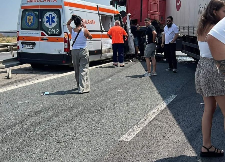 ACUM! Accident GRAV pe A1! Ambulanță lovită de un TIR