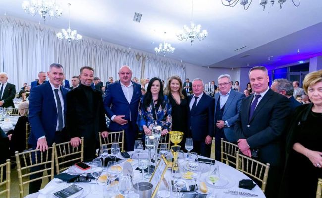 Ion Mînzînă, Simona Bucura-Oprescu și Cristian Gentea, VOTAȚI cei mai puternici oameni din Argeș