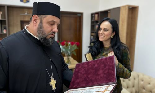 Ministrul Simona Bucura-Oprescu a primit cea mai înaltă distincție a Arhiepiscopiei Sucevei și Rădăuților - “Crucea Bucovinei”