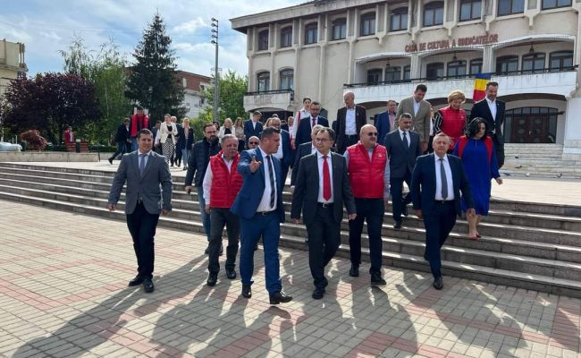 Aurel Costache și-a depus candidatura pentru Primăria Mioveni: ”Fiecare vot pentru PSD va garanta că Mioveniul se îndreaptă în direcția corectă, condus de o echipă puternică!”