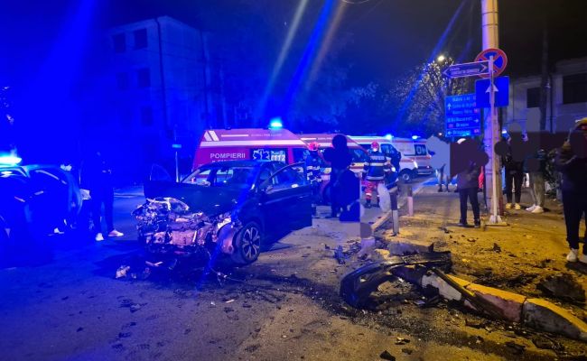 ACUM! Accident cu ȘAPTE VICTIME în Pitești