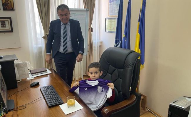 Primarul Gentea, întâlnire cu Andrei, un băieţel de 6 ani!