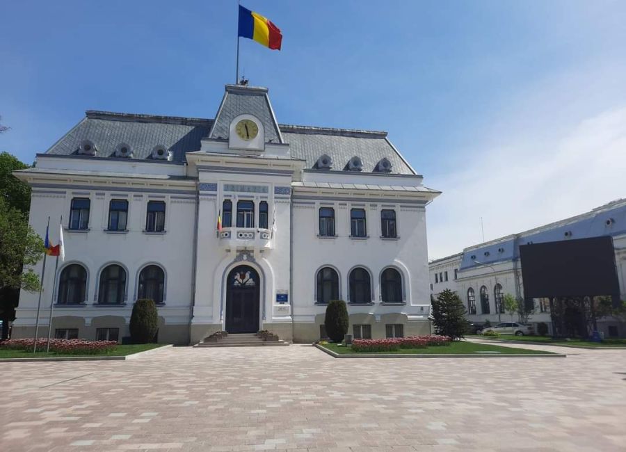 Meciurile Campionatului European de Fotbal vor fi transmise pe un ecran imens în Piața Primăriei din Pitești
