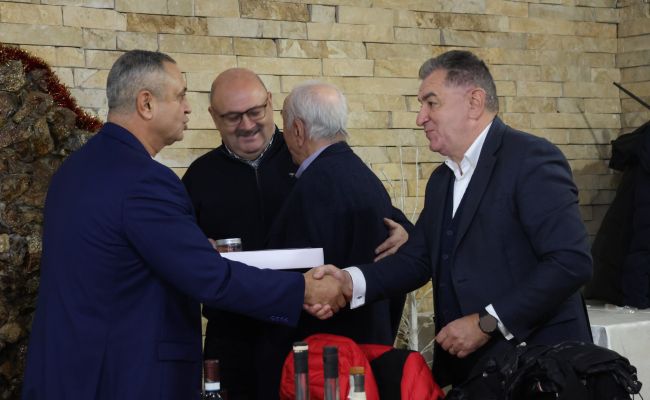 Cristian Gentea și Ion Mînzînă, la celebrarea a 50 de ani de juniorat pentru grupa 1973 a clubului FC Argeș