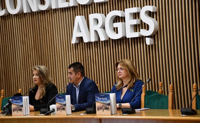 Momente emoționante la 70 de ani de activitate ai Orchestrei „Doina Argeșului”
