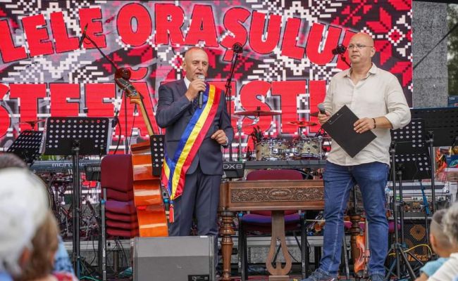 Ministrul Simona Bucura-Oprescu și președintele CJ Ion Mînzînă, la Ștefănești: “Să nu uităm nicio secundă să ne învățăm copiii să iubească România!”