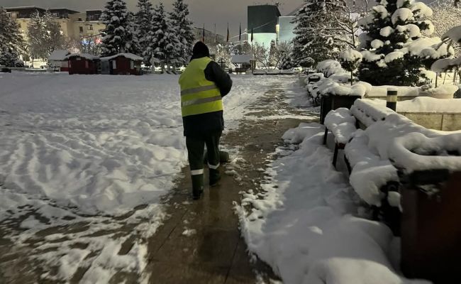 Echipele din cadrul Servicii Edilitare pentru Comunitate, ample acțiuni de deszăpezire