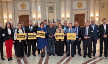 Parlamentarii AUR și POT au intrat în grevă, dar nu renunță la "cașcaval"