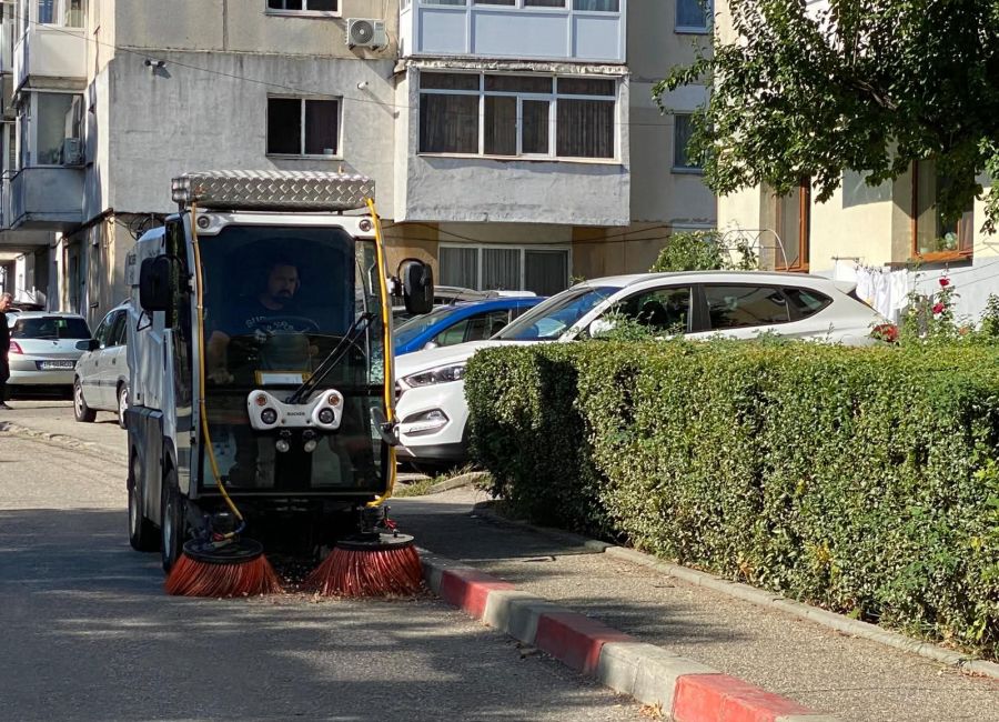 Echipele din cadrul Servicii Edilitare pentru Comunitate sunt în permanență pe străzile din Mioveni