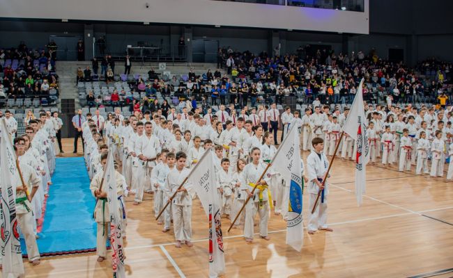 S-a INAUGURAT Sala Polvalentă Piteşti