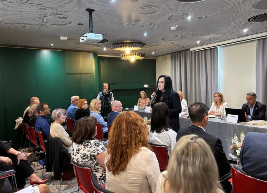 Ministrul Simona Bucura-Oprescu, la Reuniunea Sindicatelor din Ministerul Muncii: „Suntem aici pentru oameni, în fiecare etapă a vieții lor!”