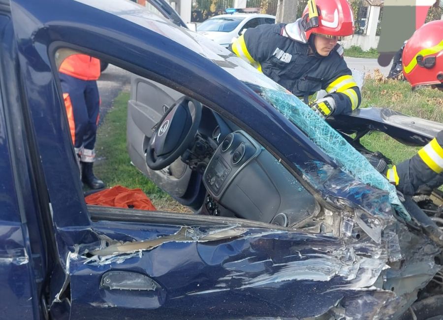 ACUM! Accident GRAV pe A1! O mașină s-a RĂSTURNAT