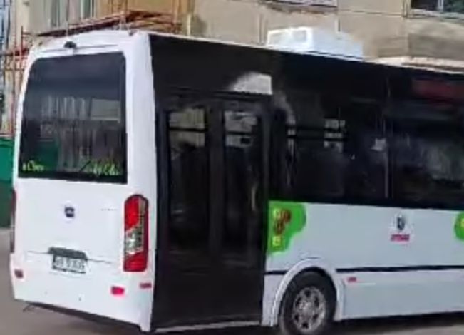 Primele cinci microbuze școlare  au ajuns în școli