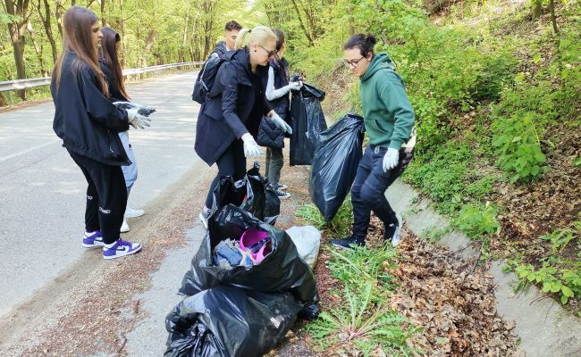 Amplă acţiune de ecologizare derulată la Mioveni