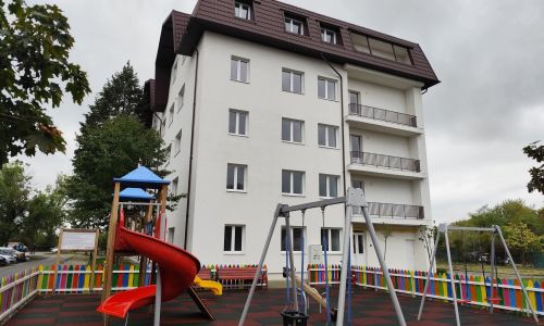 O nouă etapă de repartizare a locuințelor reabilitate din Căminul C – Liceul Tehnologic Construcții de Mașini Mioveni