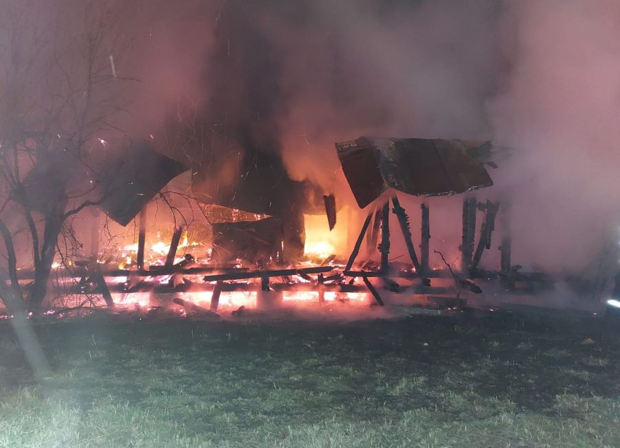 Azi-noapte, INCENDIU puternic în Argeș