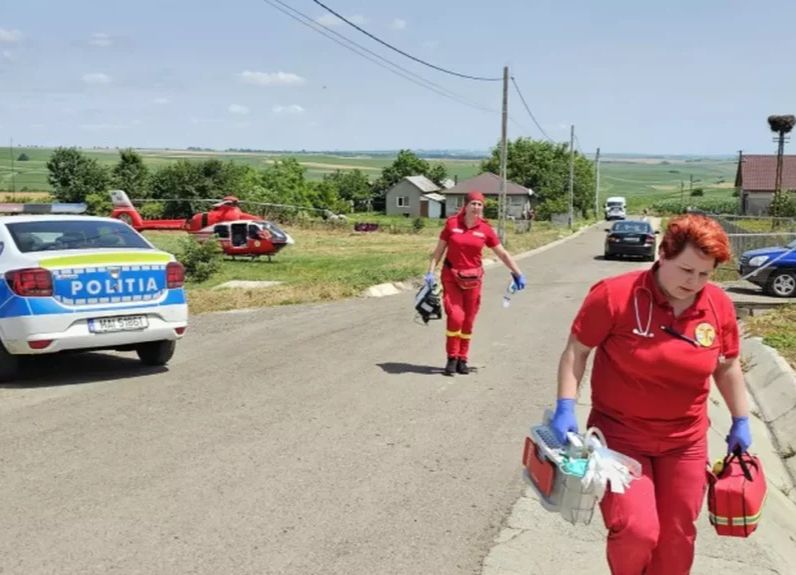 ACUM! O mașină a luat FOC pe A1!