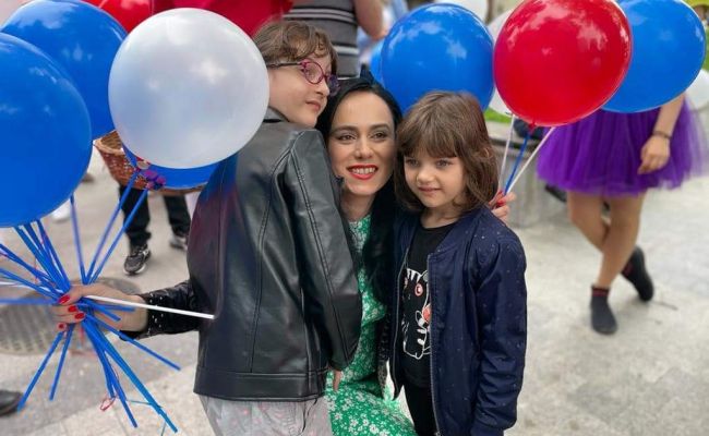 Simona Bucura Oprescu: "Zâmbete, culoare și voie bună la Câmpulung de 1 Iunie"