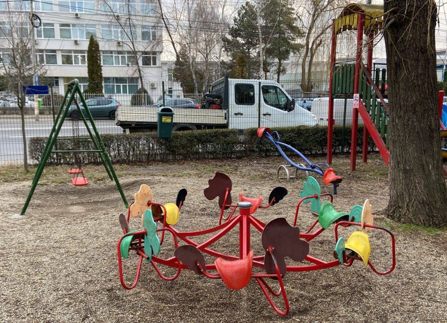 Un nou loc de joacă modern va fi amenajat în Piteşti