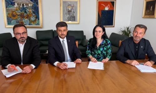 Parlamentarii PSD Argeș îi cer lui Bolojan măsuri clare pentru salvarea Dacia