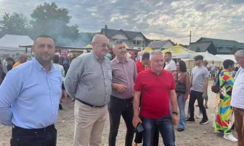 Social-democrații argeșeni, în mijlocul gospodarilor din Beleți-Negrești!