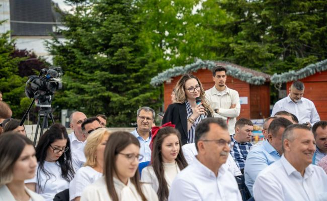 Unul dintre cei mai importanți lideri europeni, în Argeș alături de ministrul Muncii, Simona Bucura-Oprescu, și de președintele Consiliului Județean, Ion Mînzînă!
