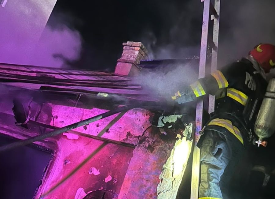 Azi-noapte, INCENDIU în Pitești! O persoană a MURIT
