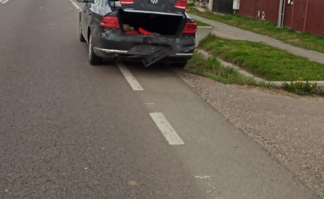 ACUM! Accident cu TREI MAȘINI în Argeș