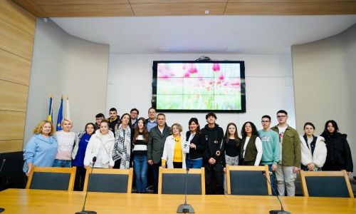 Liceeni Colegiului Naţional "Alexandru Odobescu" îndeamnă la responsabilitate față de mediu!